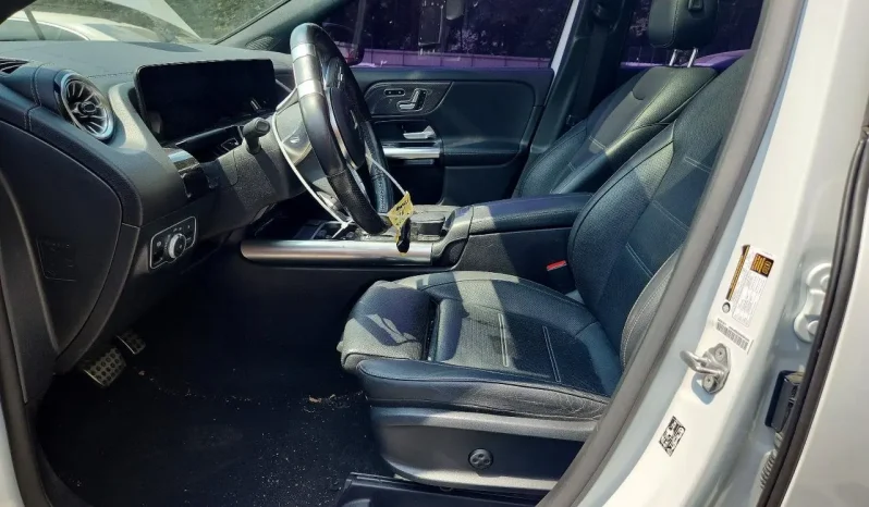 
								Mercedes-Benz GLA 35 AMG full									