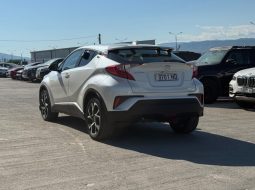 
										2019 Toyota C-HR XLE full									