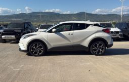 
										2019 Toyota C-HR XLE full									