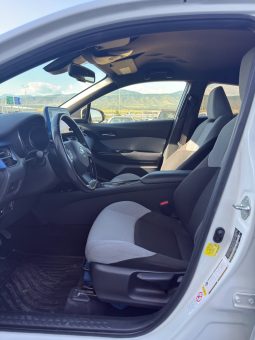 
										2019 Toyota C-HR XLE full									