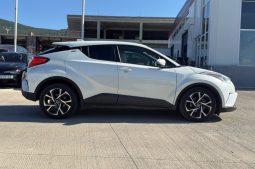 
										2019 Toyota C-HR XLE full									