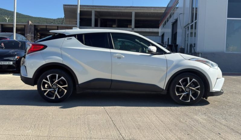 
								2019 Toyota C-HR XLE full									