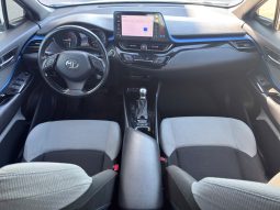 
										2019 Toyota C-HR XLE full									