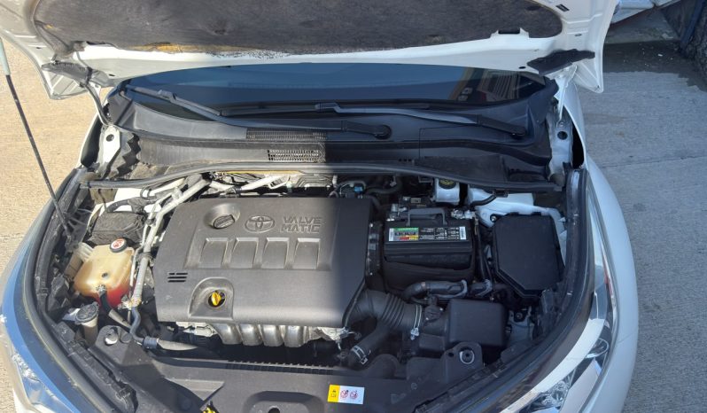 
								2019 Toyota C-HR XLE full									