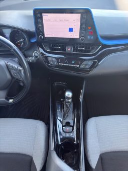
										2019 Toyota C-HR XLE full									