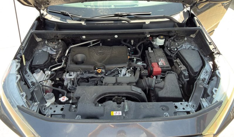
								2020 Toyota RAV4, LE full									