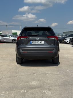 
										2020 Toyota RAV4, LE full									