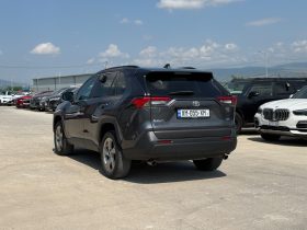 2020 Toyota RAV4, LE
