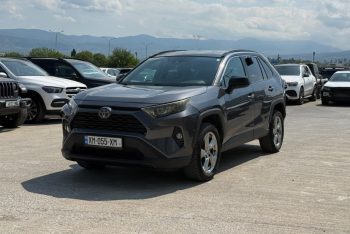2020 Toyota RAV4, LE