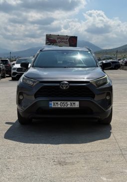 
										2020 Toyota RAV4, LE full									