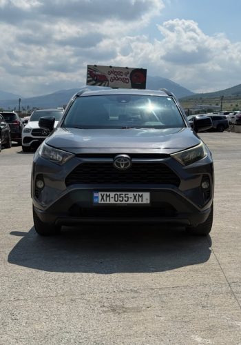 2020 Toyota RAV4, LE