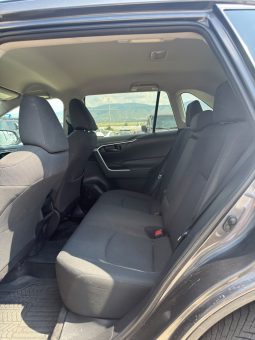 
										2020 Toyota RAV4, LE full									