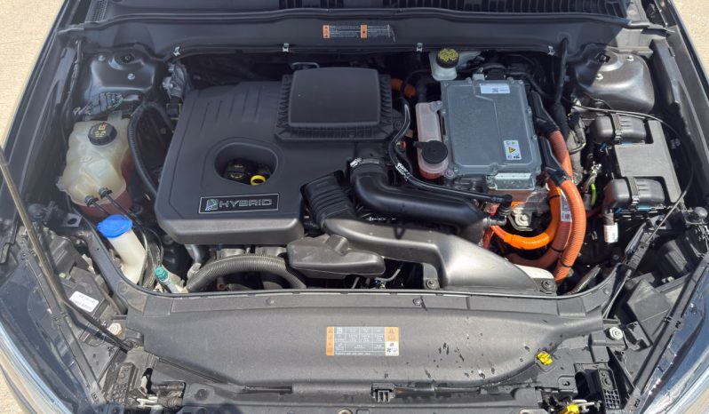 
								2017 Ford Fusion, Titanium Hev full									