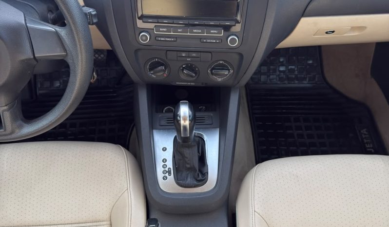 
								2014 Volkswagen Jetta, SE full									
