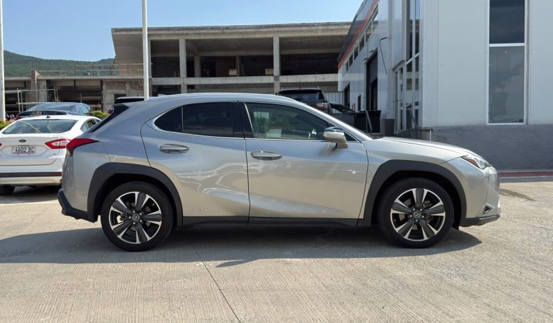 
								2020 Lexus UX 250H full									