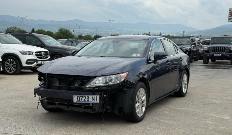 
								2013 Lexus ES, 300H full									