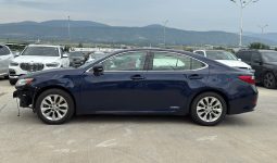 
										2013 Lexus ES, 300H full									