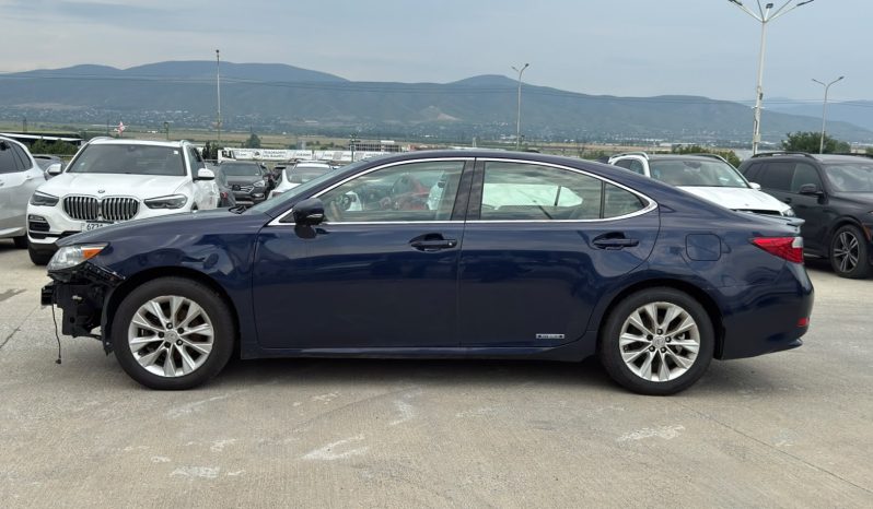 
								2013 Lexus ES, 300H full									
