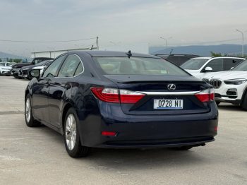 2013 Lexus ES, 300H