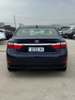 
										2013 Lexus ES, 300H full									
