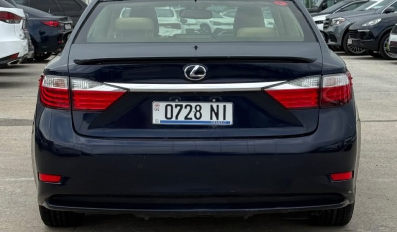 
								2013 Lexus ES, 300H full									