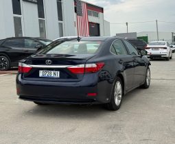 
										2013 Lexus ES, 300H full									