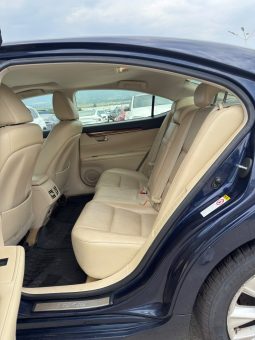 
										2013 Lexus ES, 300H full									
