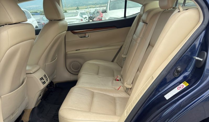 
								2013 Lexus ES, 300H full									
