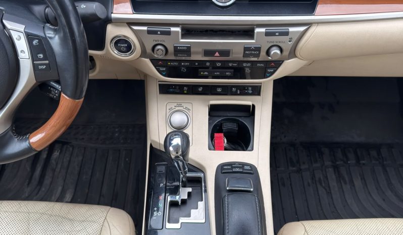 
								2013 Lexus ES, 300H full									