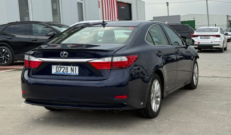 
								2013 Lexus ES, 300H full									