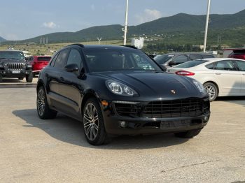 2016 Porsche Macan, S