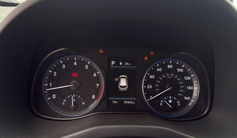 
								Hyundai Kona full									