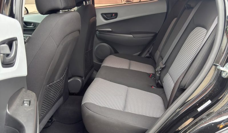 
								Hyundai Kona full									