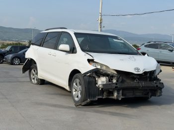 2015 Toyota Sienna, LE