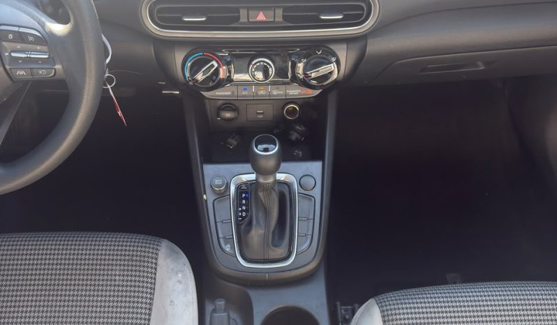 
								Hyundai Kona full									