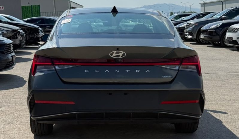 
								2025 Hyundai Elantra Hybrid Blue full									