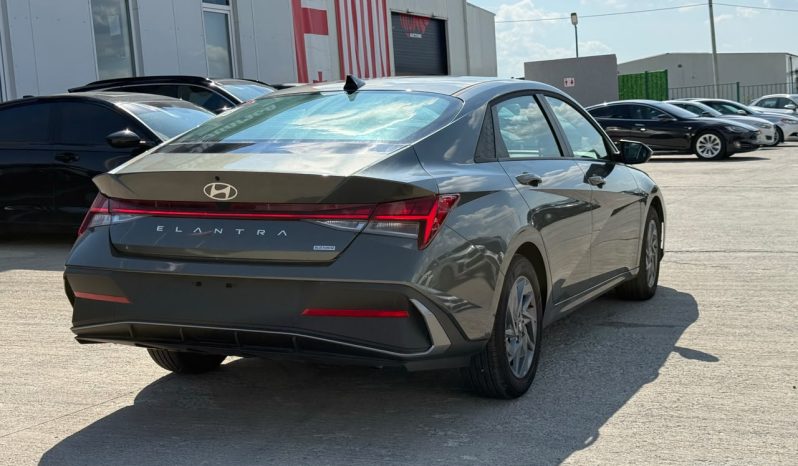 
								2025 Hyundai Elantra Hybrid Blue full									
