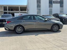 
										2025 Hyundai Elantra Hybrid Blue full									