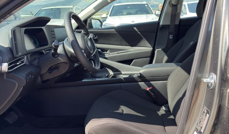 
								2025 Hyundai Elantra Hybrid Blue full									