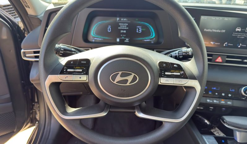 
								2025 Hyundai Elantra Hybrid Blue full									