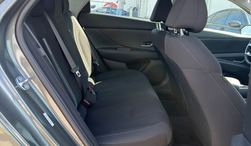 
								2025 Hyundai Elantra Hybrid Blue full									