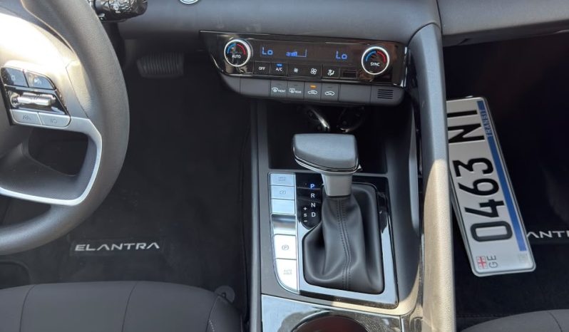 
								2025 Hyundai Elantra Hybrid Blue full									