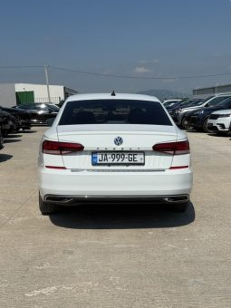
										2021 Volkswagen Passat, 2.0T Se full									