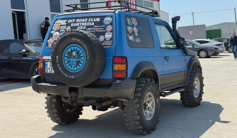 
								Mitsubishi Pajero full									