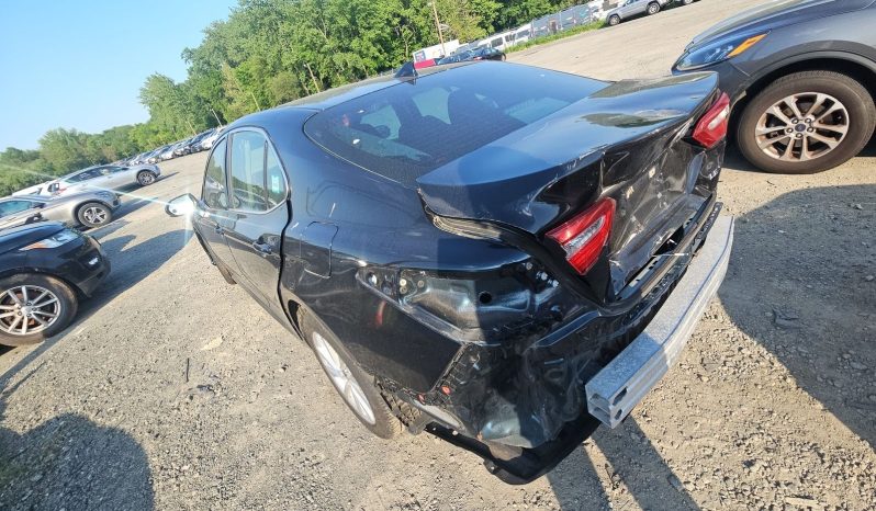 
								2021 Toyota Camry LE full									