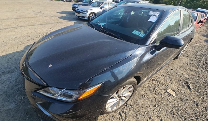 
								2021 Toyota Camry LE full									