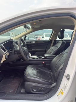 
										2014 Ford Fusion, SE full									