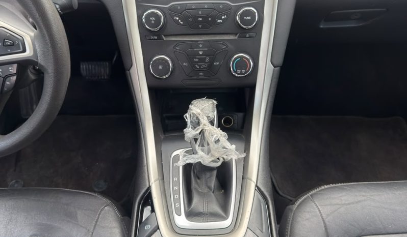 
								2014 Ford Fusion, SE full									