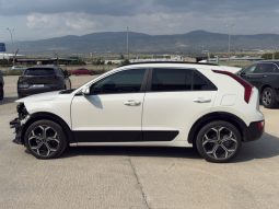 
										KIA Niro full									