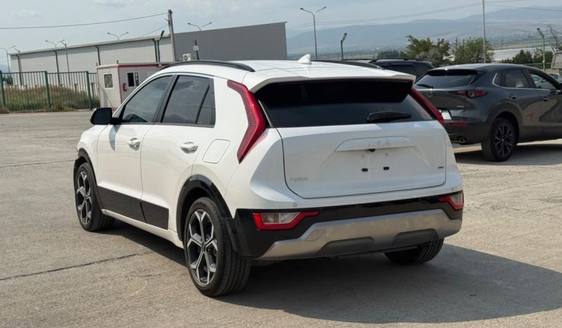 
								KIA Niro full									
